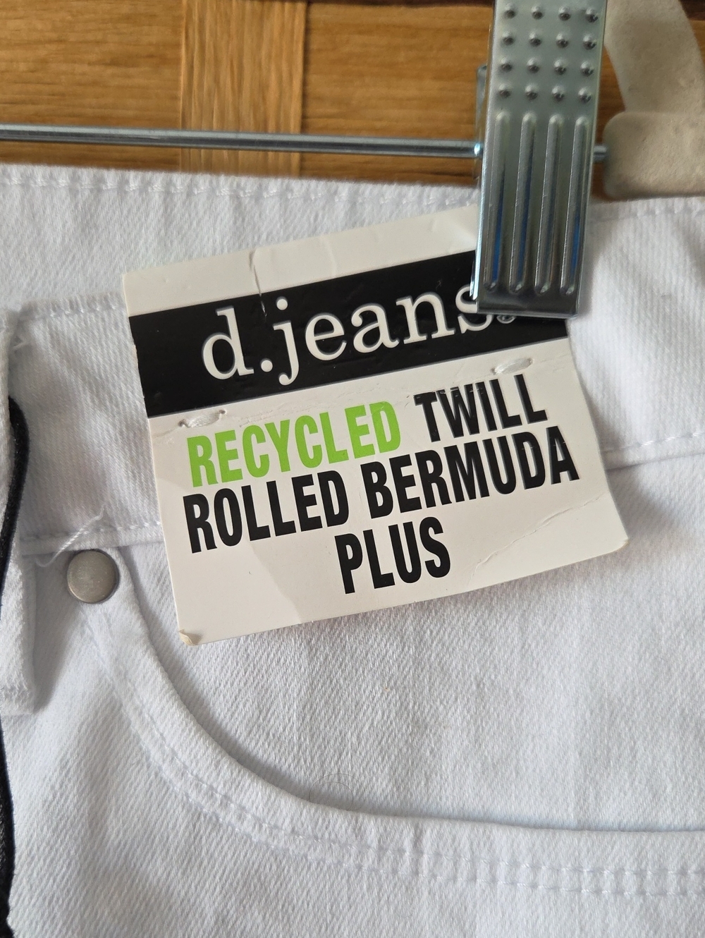 NWT!! d. jeans White Women’s Rolled Hem Jeans - Picture 4 of 6